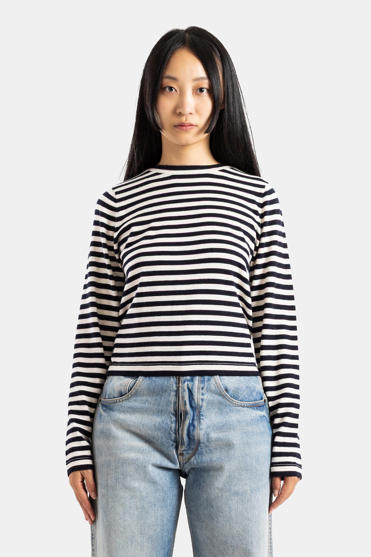 Extreme Cashmere t-shirt manches longues marinière col bateau rayures navy et écru en cachemire coupe boxy
