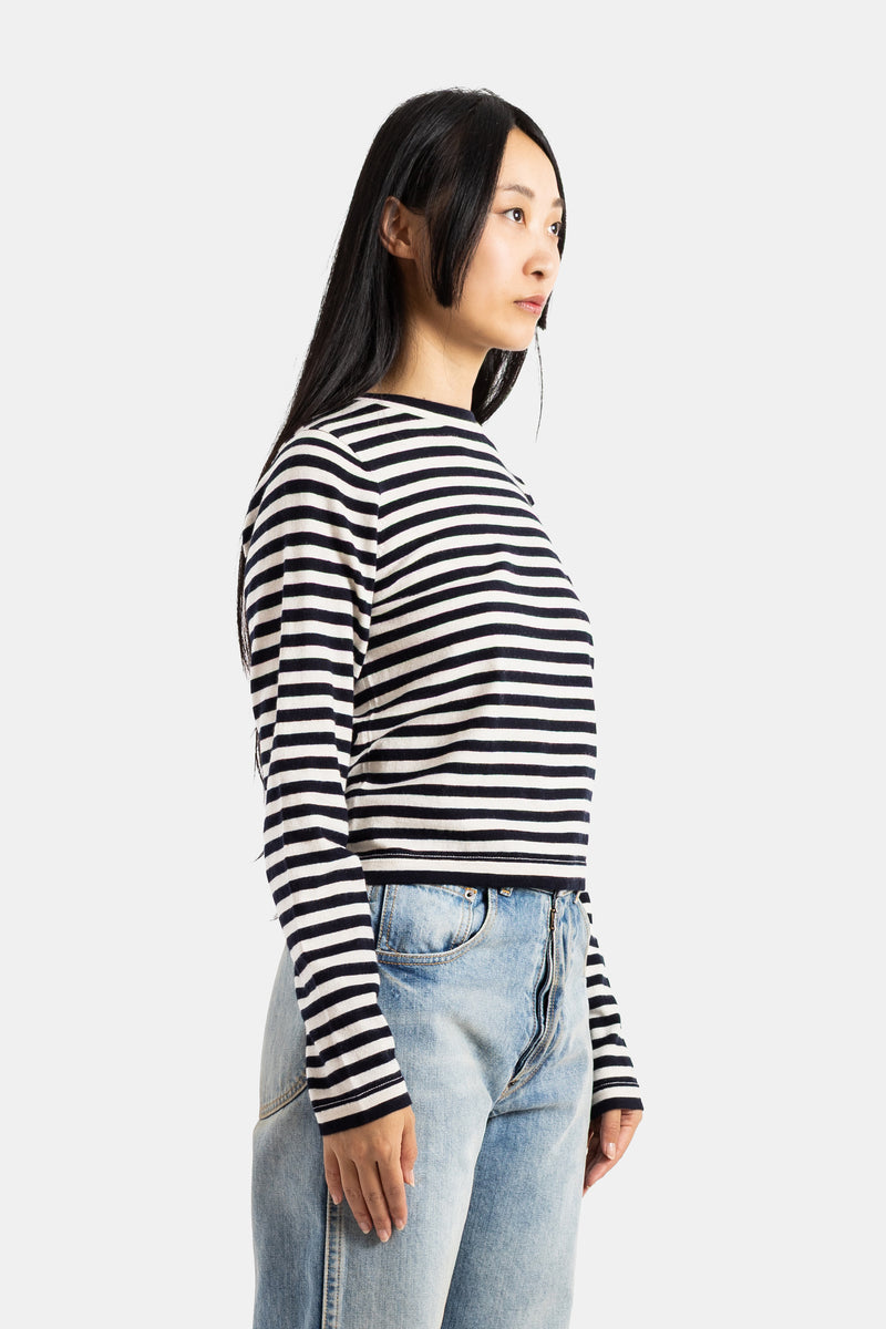 Extreme Cashmere Lisa vue de profil dos trois-quarts rayures horizontales navy écru jean clair délavé