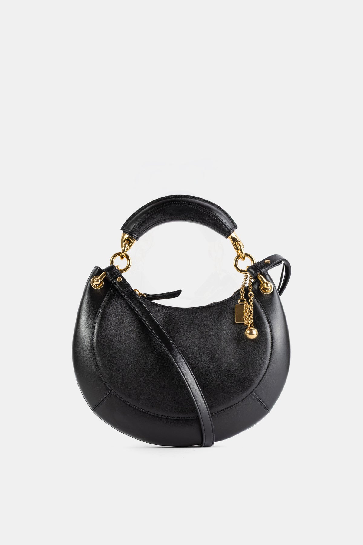 Chloé Banana sac porté épaule en cuir noir, breloque dorée à chaîne et anneau gold visible