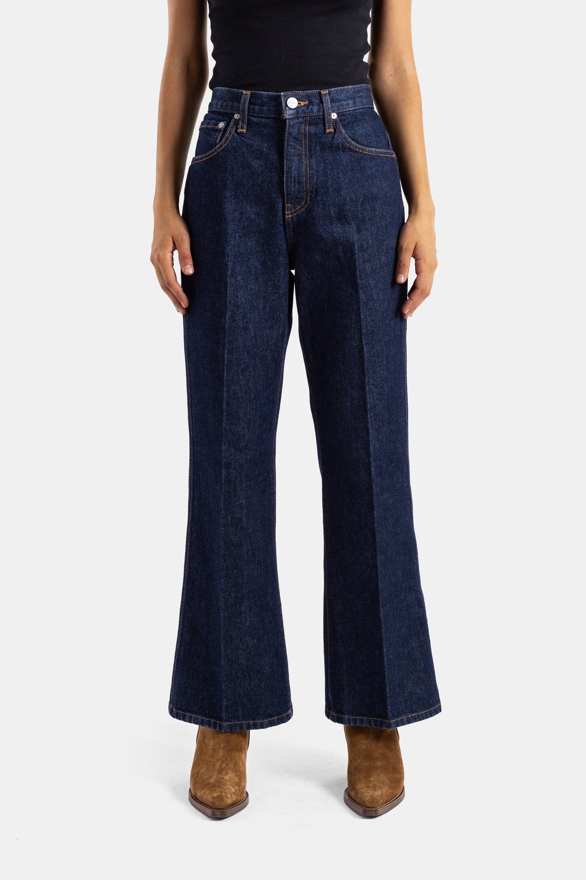 Khaite jean Clara évasé taille haute en denim brut bleu nuit indigo avec surpiqûres dorées