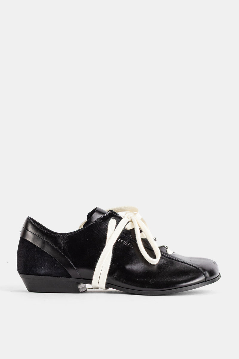 Derbies Cascade en cuir noir à lacets écrus