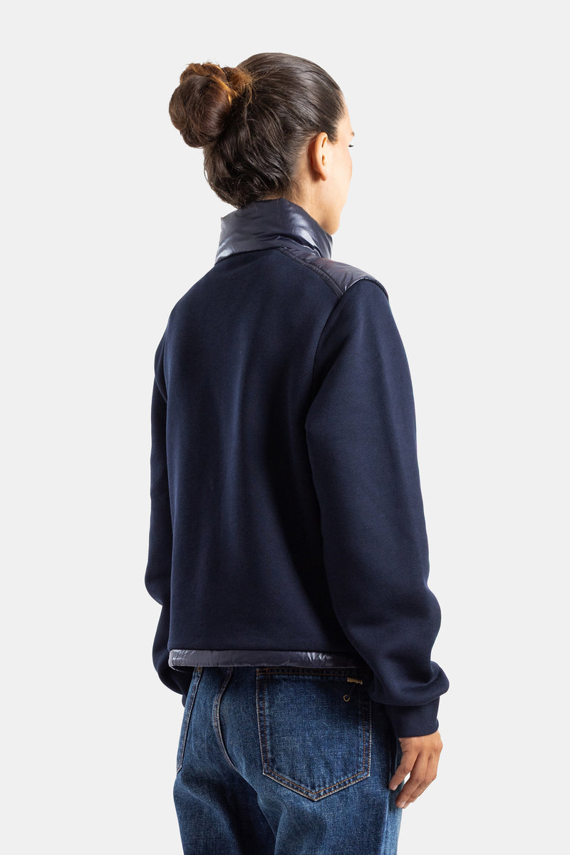 Moncler Damen-Hybrid-Cardigan in Marineblau mit weichem Jersey-Rücken und glänzender Schultersteppung.