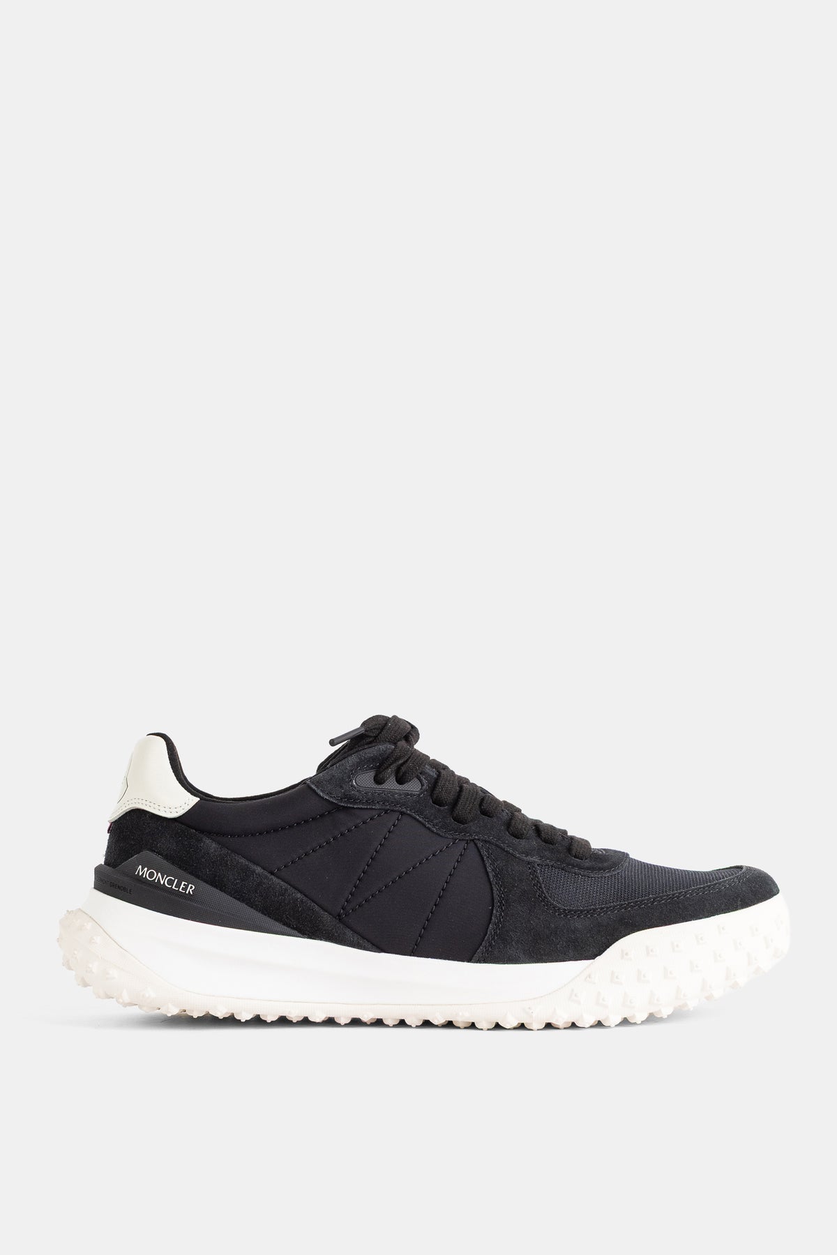 Moncler City Trek sneaker basse homme en nylon et daim noir avec semelle crantée blanche