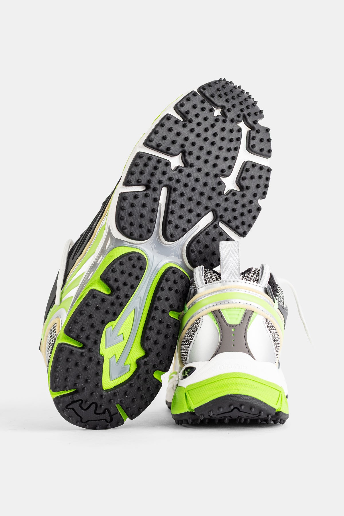 Off-White baskets Be Right Back semelle extérieure noire picots grip caoutchouc vert fluo contrefort arrière homme