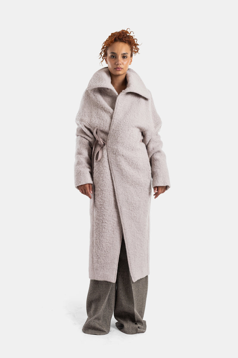 Cappotto lungo Rick Owens Dracucollar con collo avvolgente e cintura, lana bouclé oversize grigio perla donna