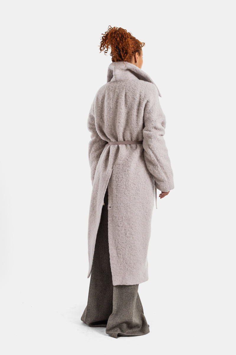 Cappotto Rick Owens Dracucollar sul retro con cintura, lana bouclé grigio perla e spacco centrale donna