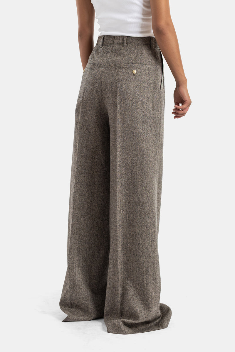 Rick Owens pantalon tailleur chiné gris vue dos détail poche dorée et jambe ultra-large en laine tombante