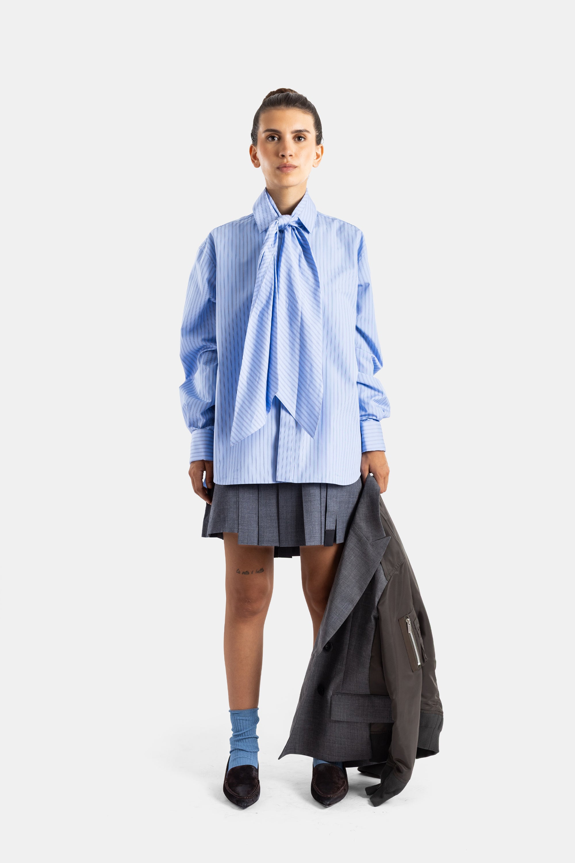 Sacai ライトブルー ストライプ ポプリン タイ シャツ | Actuel B