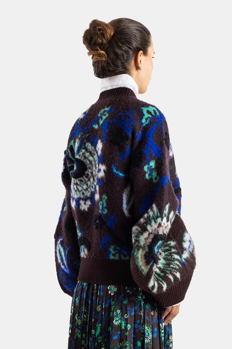 Pull en maille jacquard fleurs et paon marron