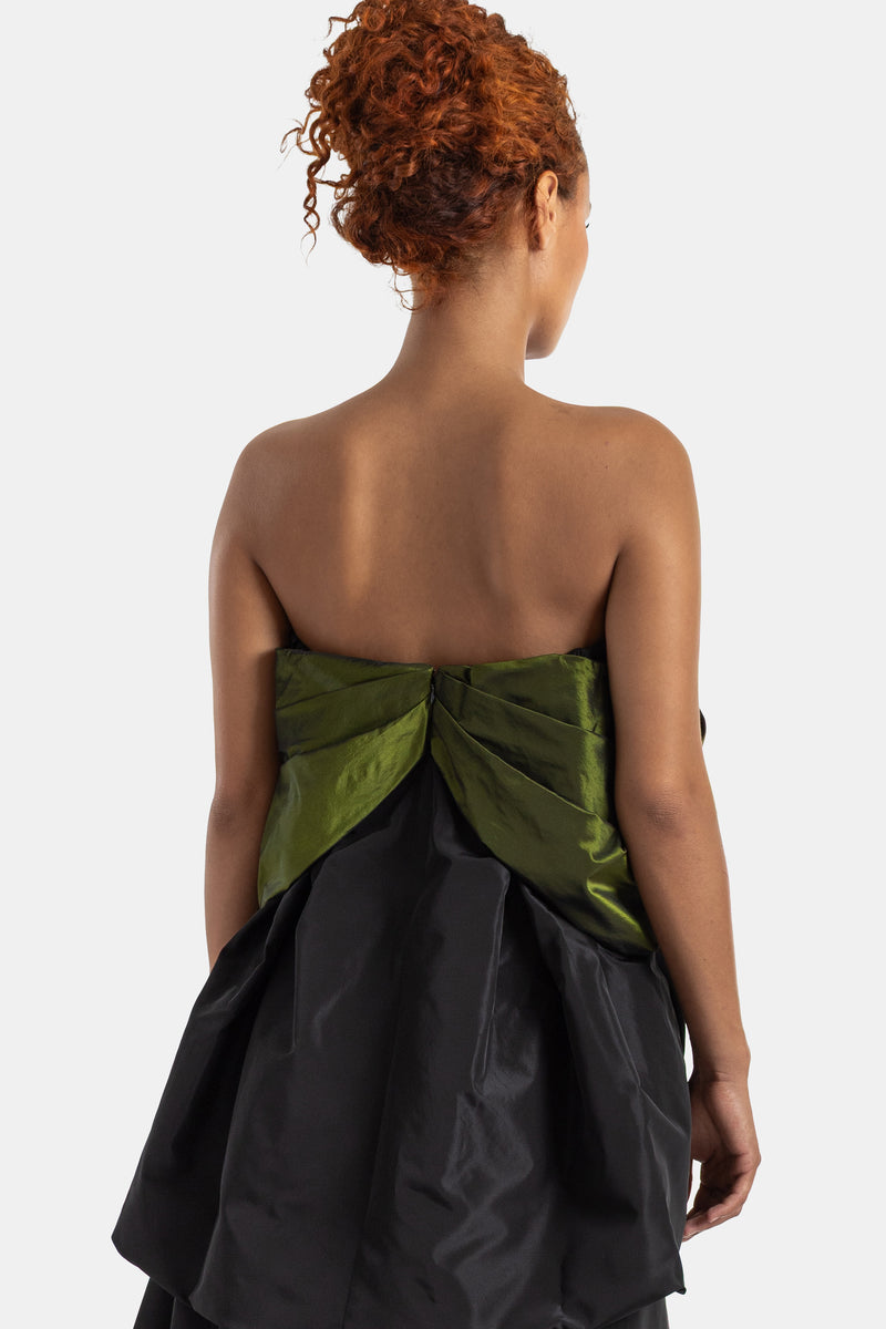 Simone Rocha bustier dos nu femme nœud drapé vert olive sur jupe noire volumineuse en taffetas