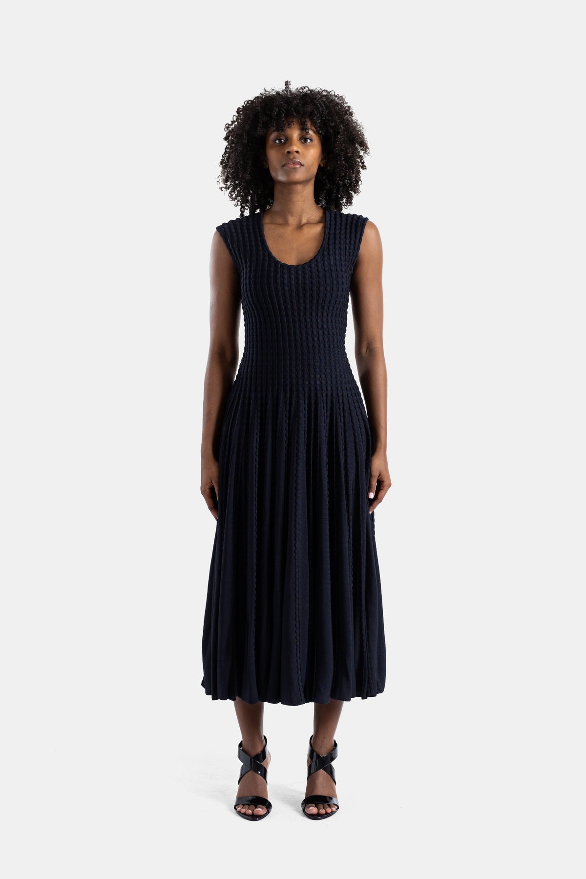 Robe évasée plissée noire