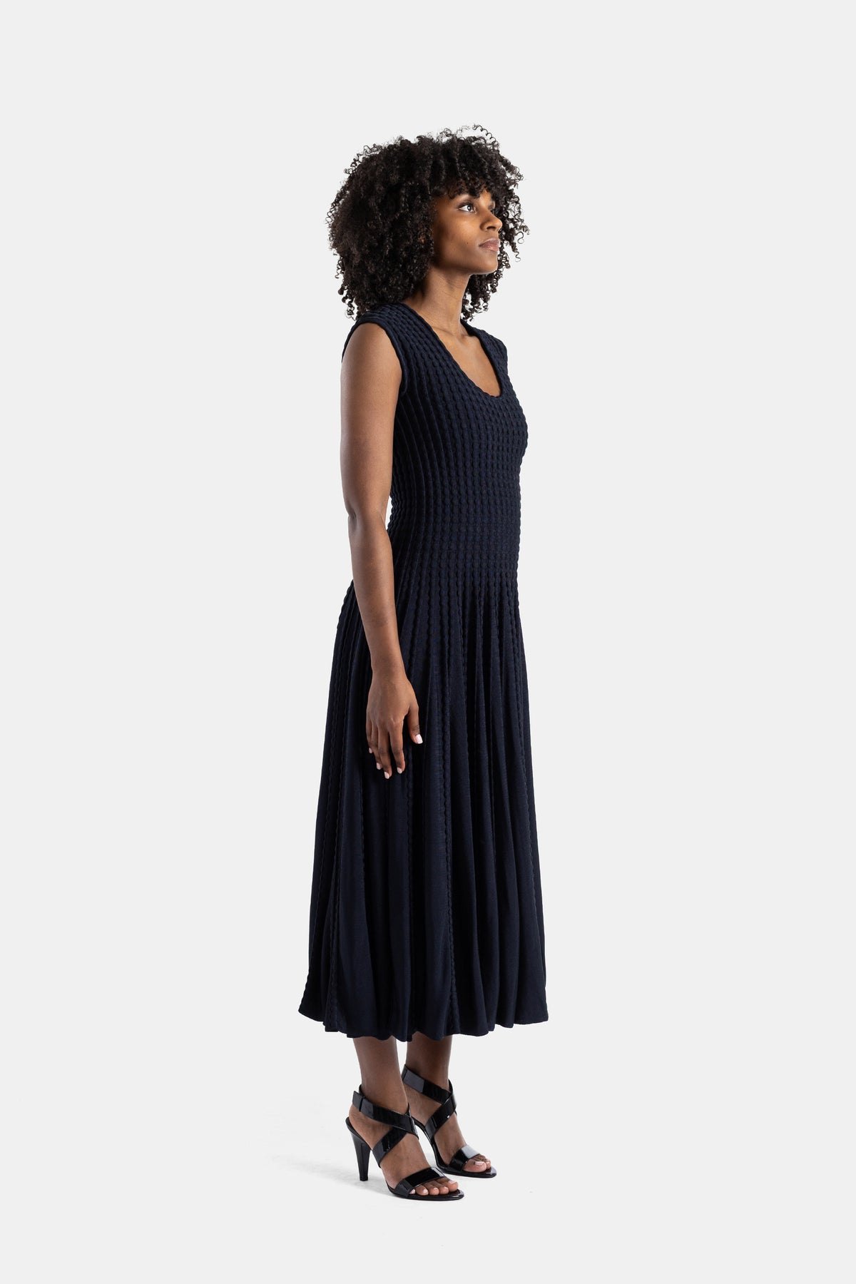 Robe évasée plissée noire