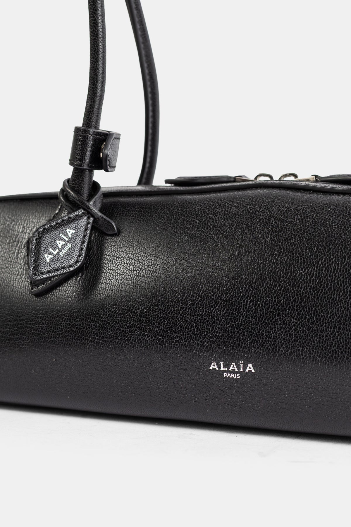 Sac épaule Le Teckel Medium en cuir de chèvre noir