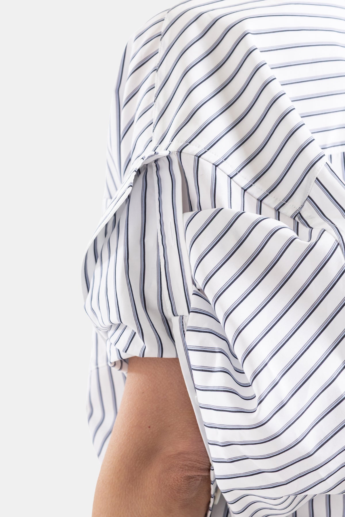 Chemise rayée à manches structurées