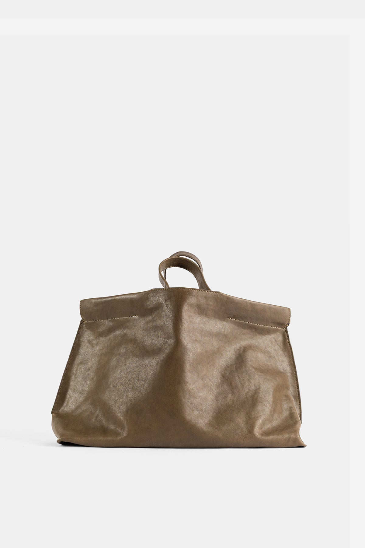 Bea Mombaers Shopper Midi Khaki matt geknittertes Leder strukturiertes Volumen kurze Henkel Oversize-Silhouette FW25