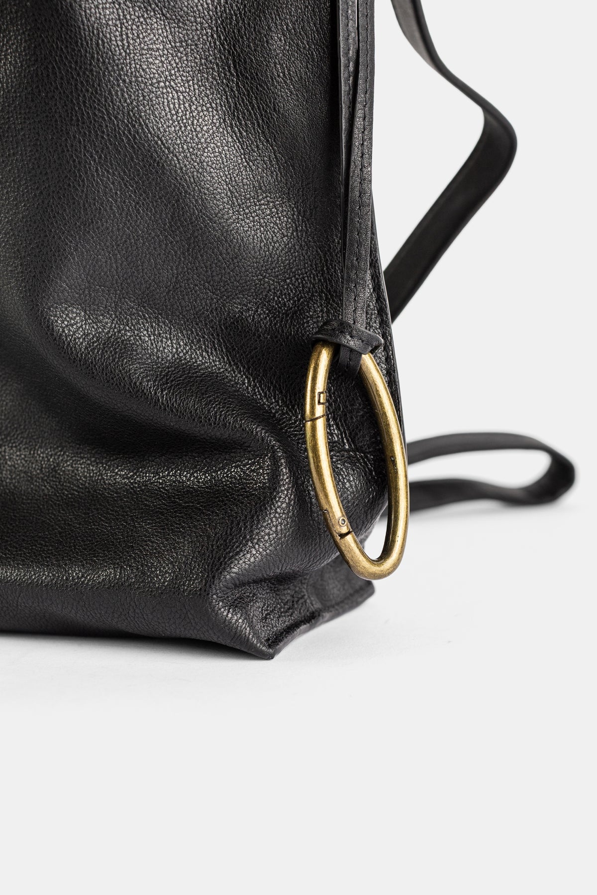 Petit Shopper S en cuir mat noir