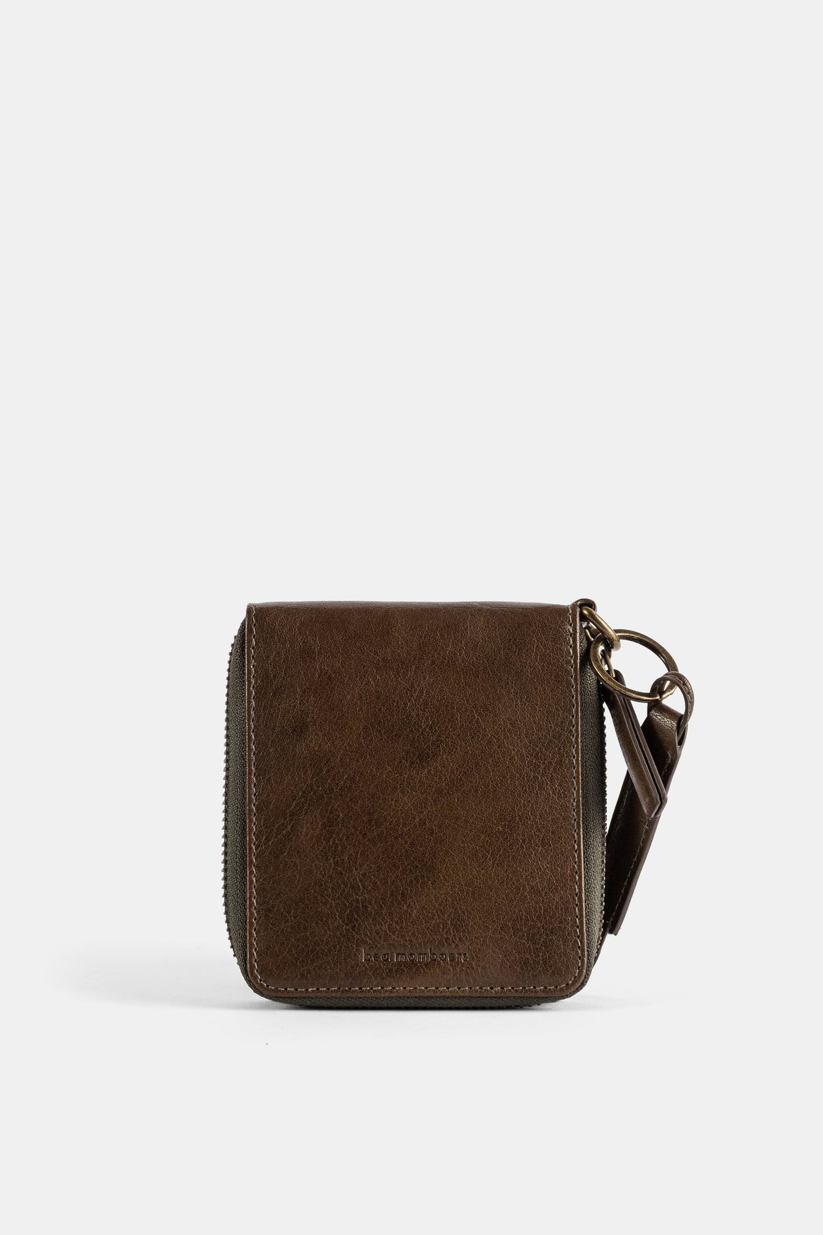 Bea Mombaers portefeuille zippé cuir olive texturé compact anneau métallisé bronze SS25