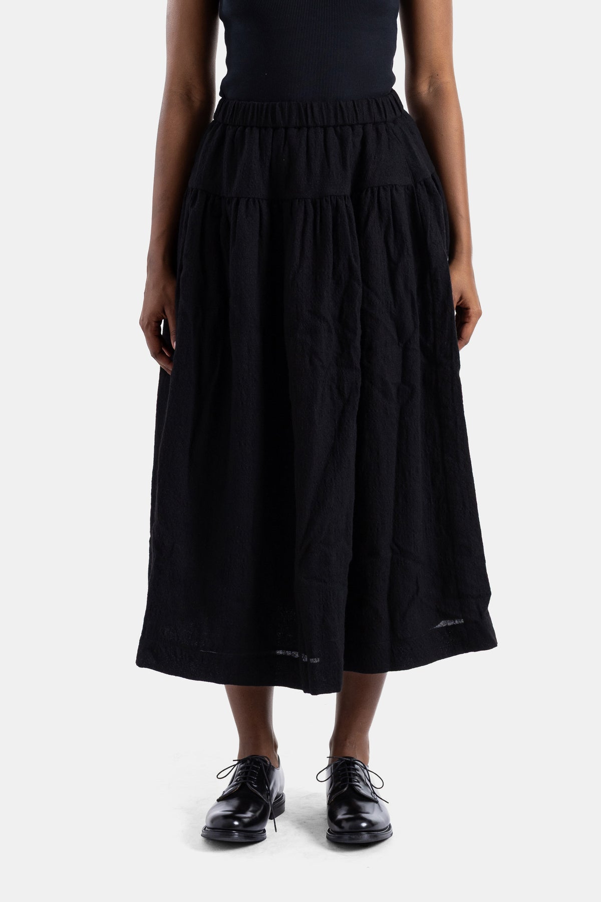 Casey Casey jupe Upup ample noire froissée taille élastique volume oversized midi femme AW25