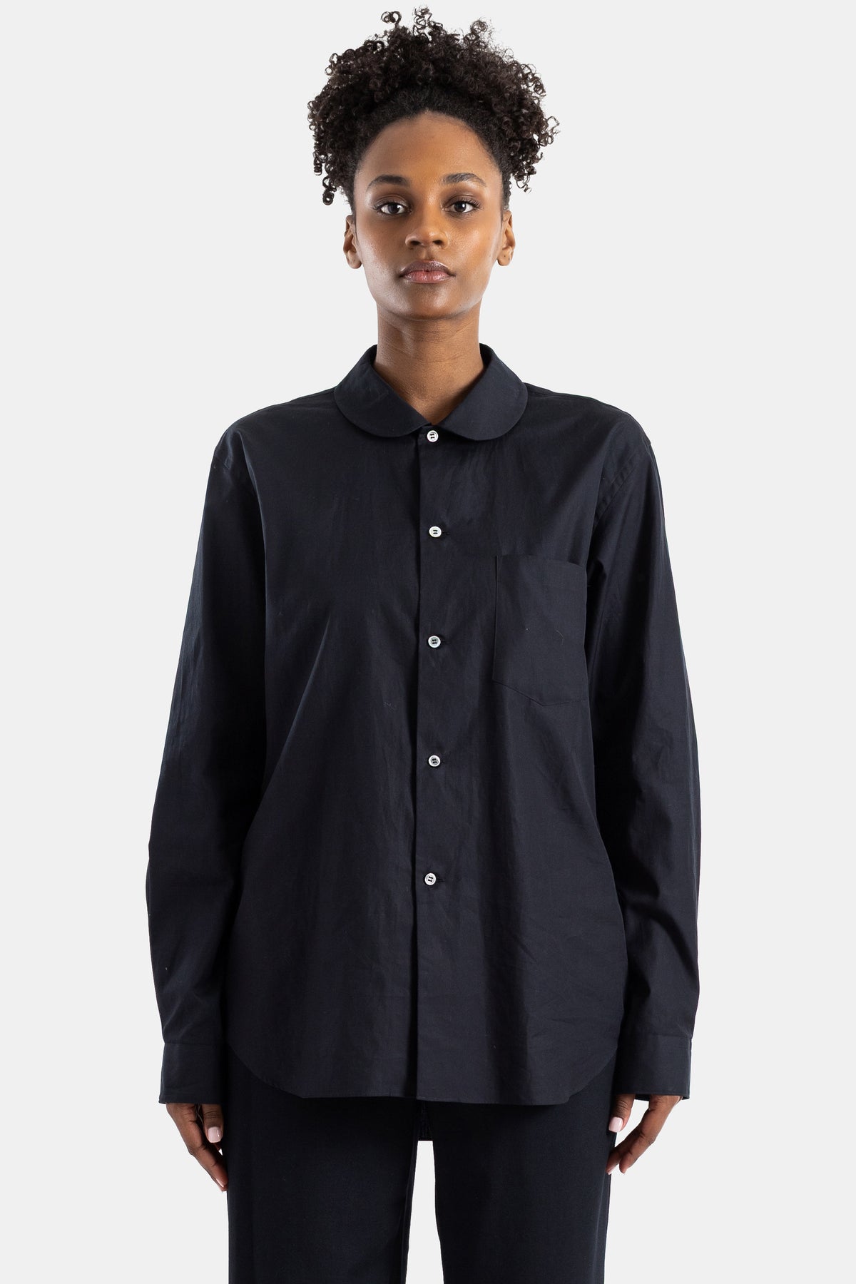 Chemise noire à col Claudine