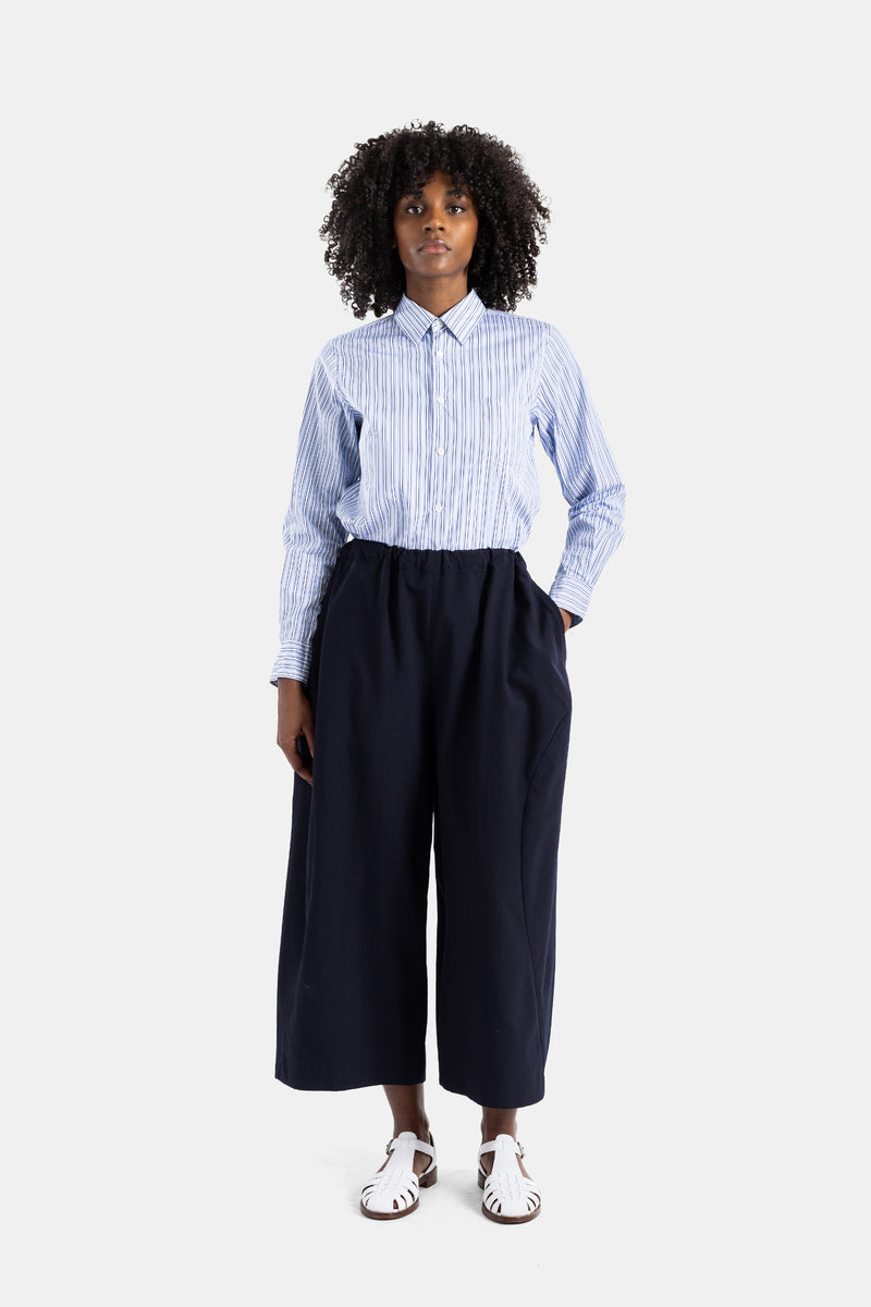 Chemise bleue en coton à larges rayures blanches