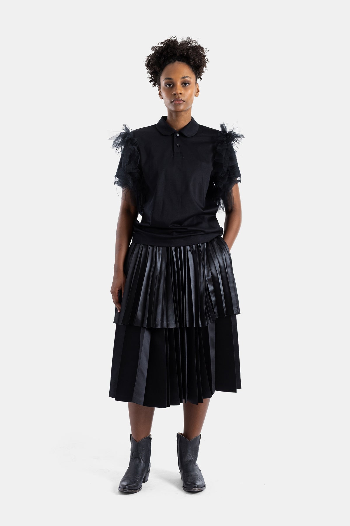 Polo noir à volants en tulle