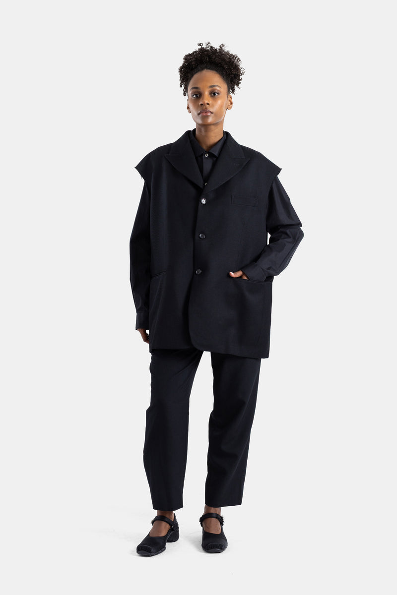 Veste sans manches noire déstructurée