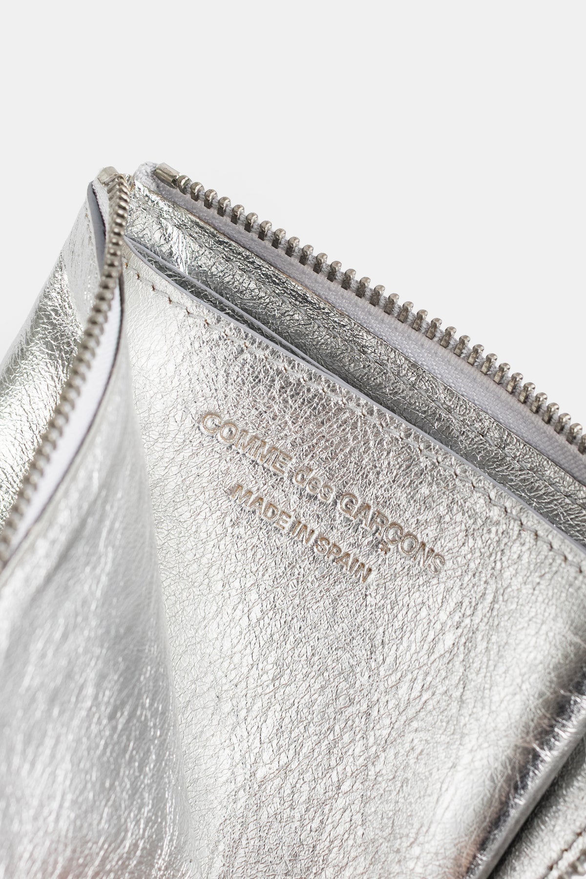 Porte-monnaie L-Zip en Cuir Argenté Métallisé