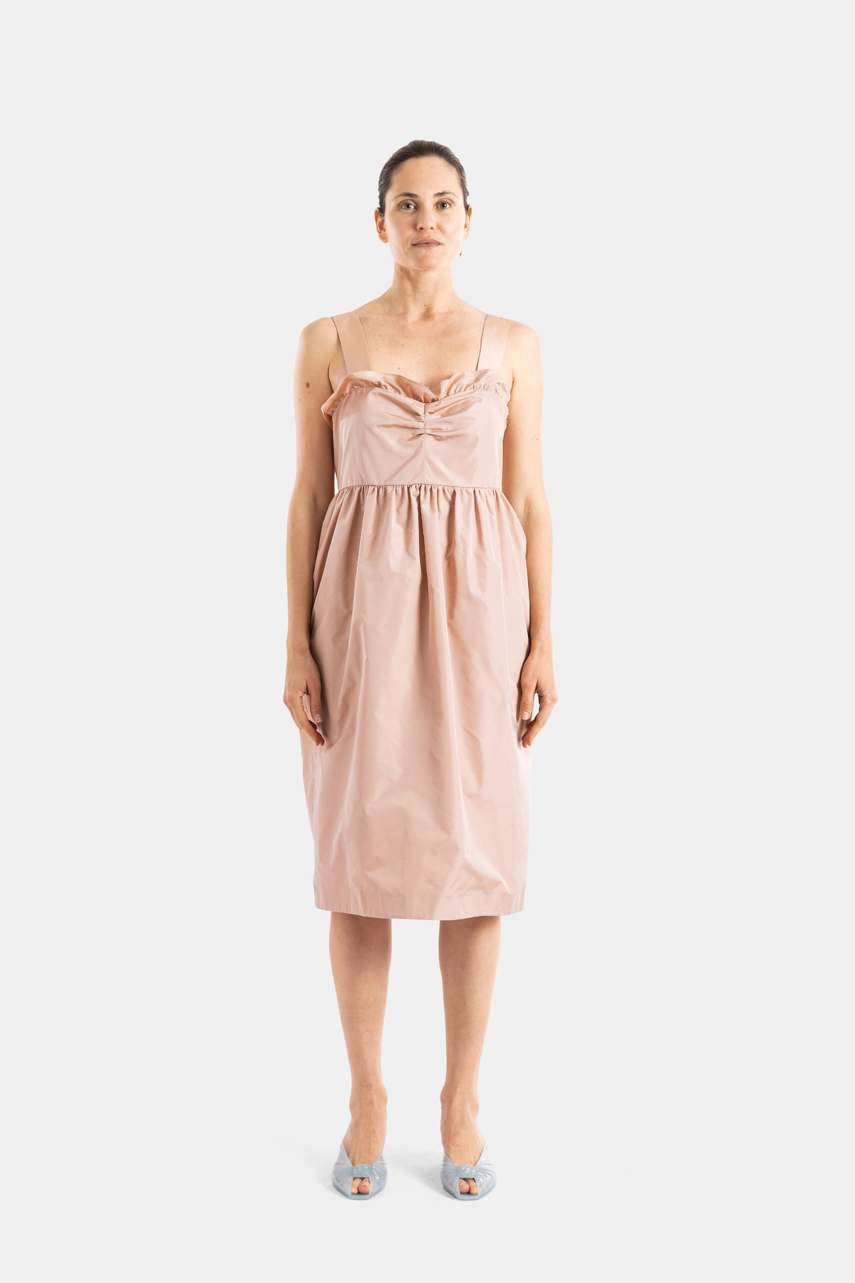 Chloé vestido balão mistura de seda rosa pó biscoito corpete franzido saia volumosa SS26