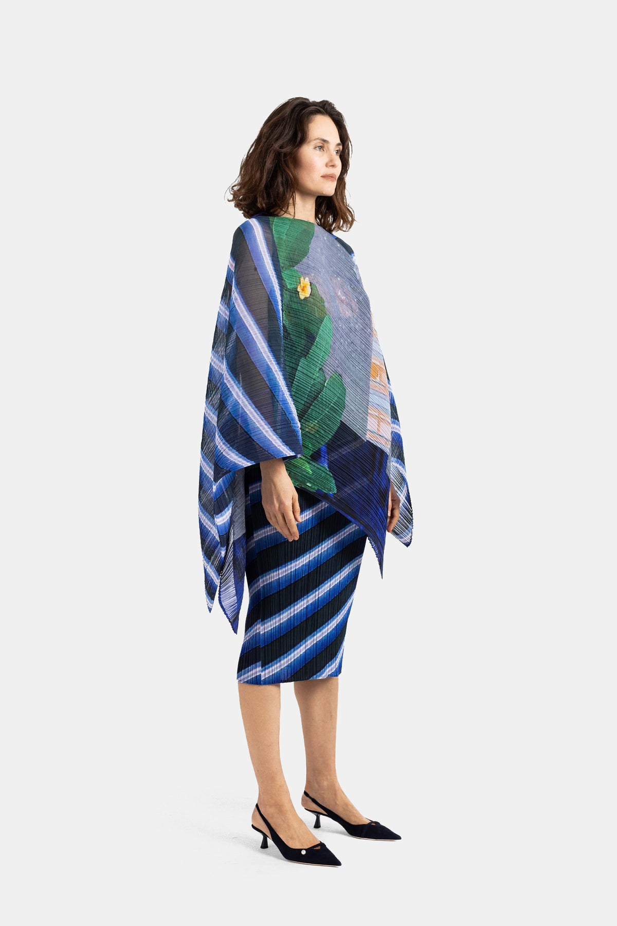 City Collage Pleated Poncho Stole Grey Navy