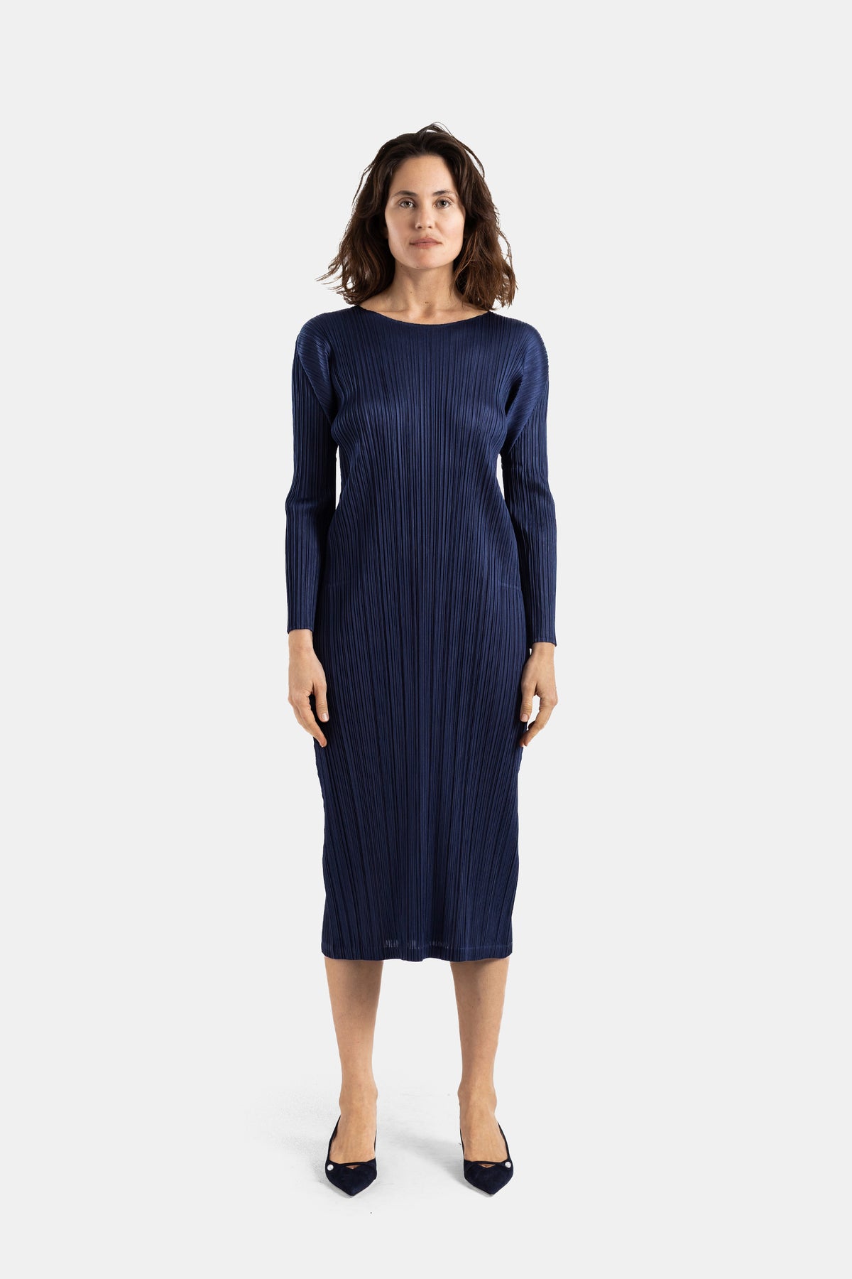 Long-sleeved pleated midi dress
