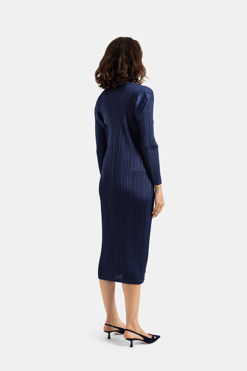Long-sleeved pleated midi dress