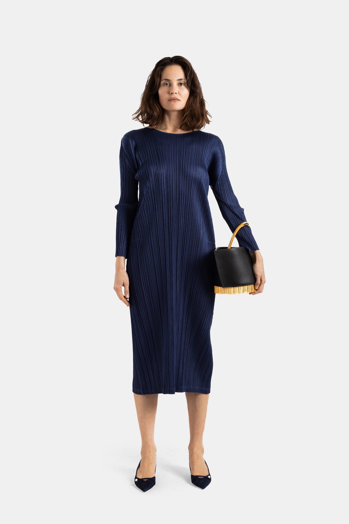 Long-sleeved pleated midi dress