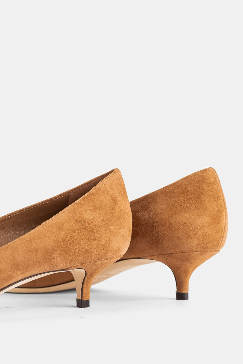 Escarpin en daim à kitten heel Amelia toffee caramel
