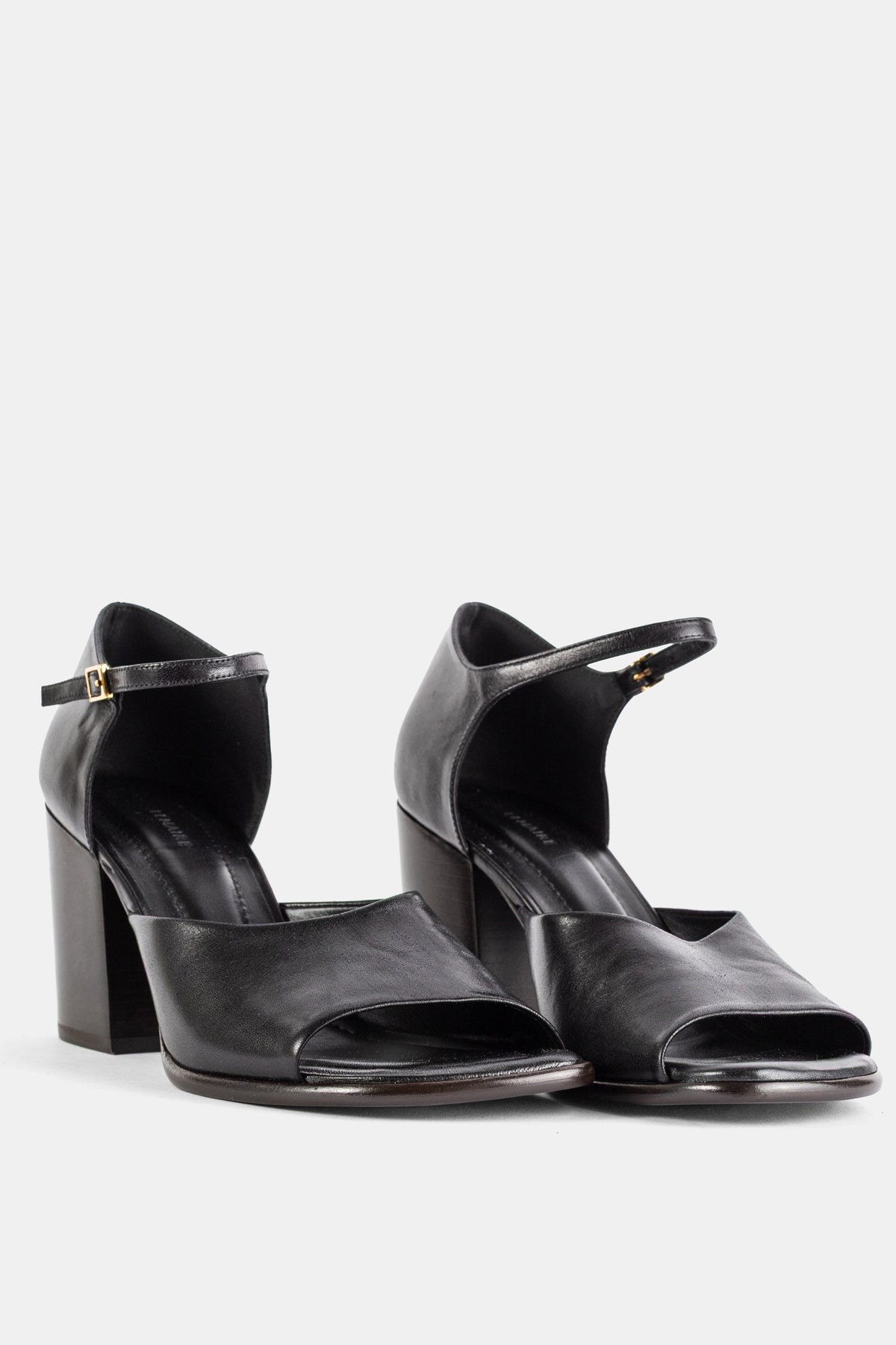 Sandale à talon bloc en cuir végétal brillant Square Heeled 80 noir