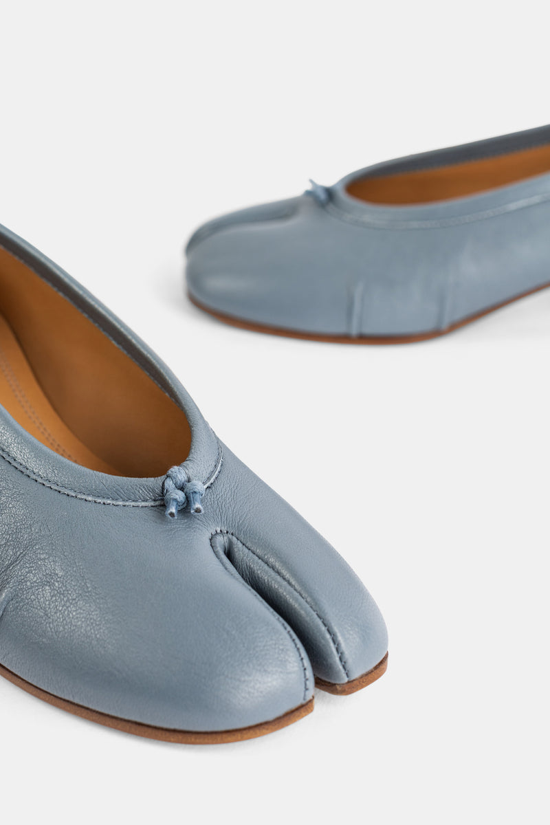 Grey-Blue Leather Tabi Ballet Flat with Cylindrical Heel
