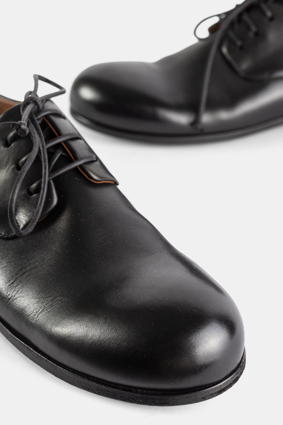 Derbies Capozucca em Couro Liso Preto