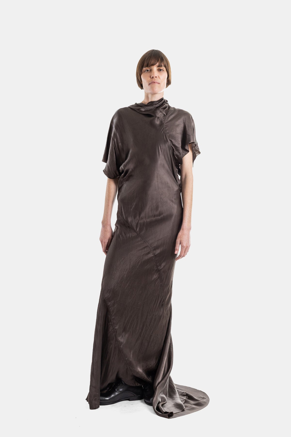 Robe longue en cupro satiné drapé Seb Gown dark dust