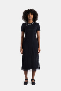 Simone Rocha robe midi superposée noire en tulle avec col orné de perles silhouette droite SS26