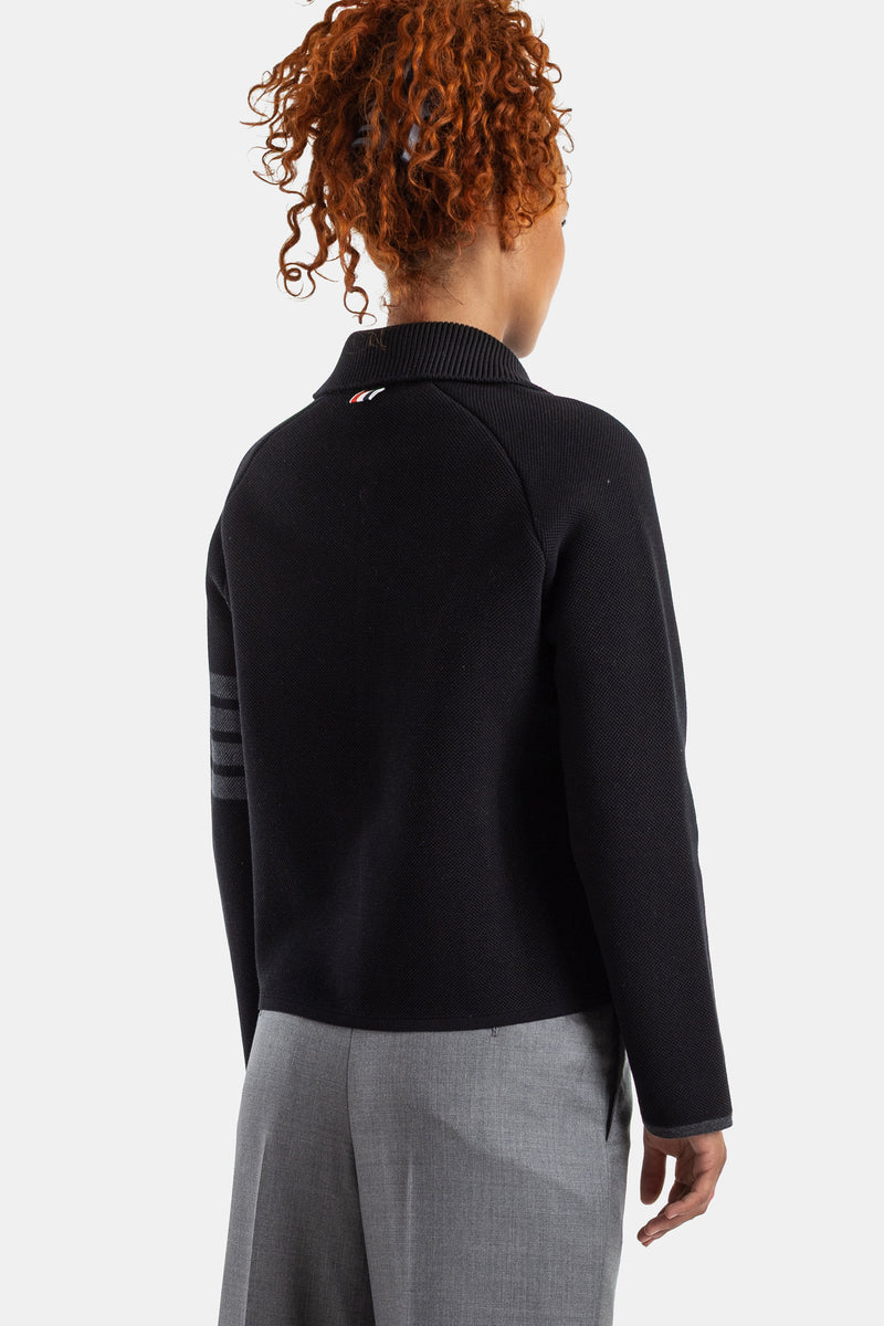 Thom Browne veste polo maille noire dos bandes ton-sur-ton étiquette tricolore nuque femme