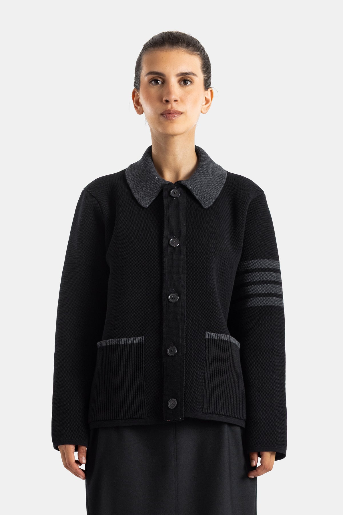 Thom Browne veste maille noire col polo oversize 4-Bar rayures grises poches plaquées femme